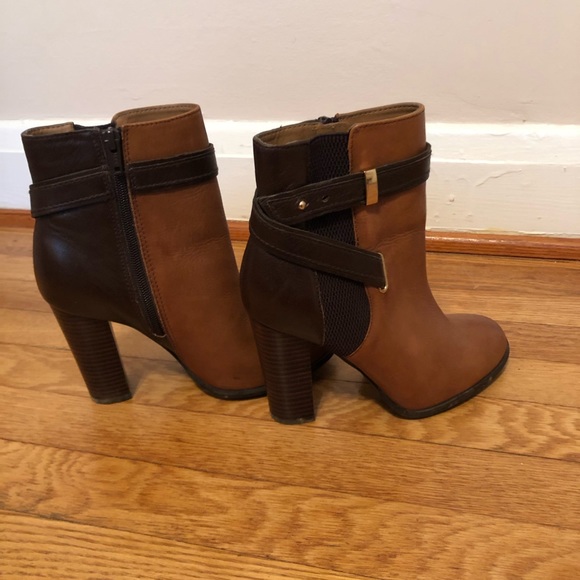 ALDO women’s booties brown with gold closures - Picture 3 of 4